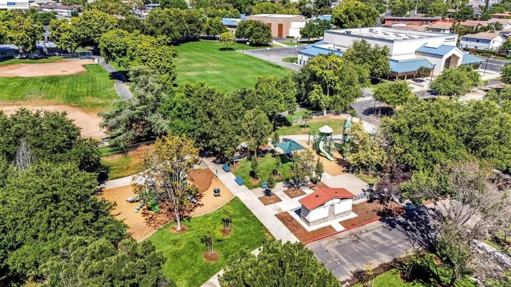 52 Redberry Loop Brentwood, CA 94513