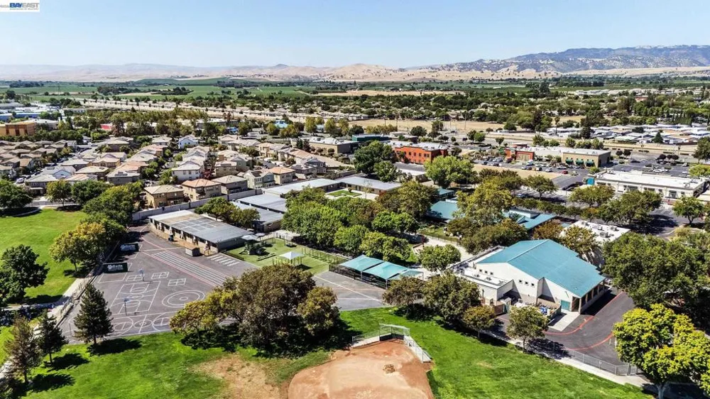 52 Redberry Loop Brentwood, CA 94513