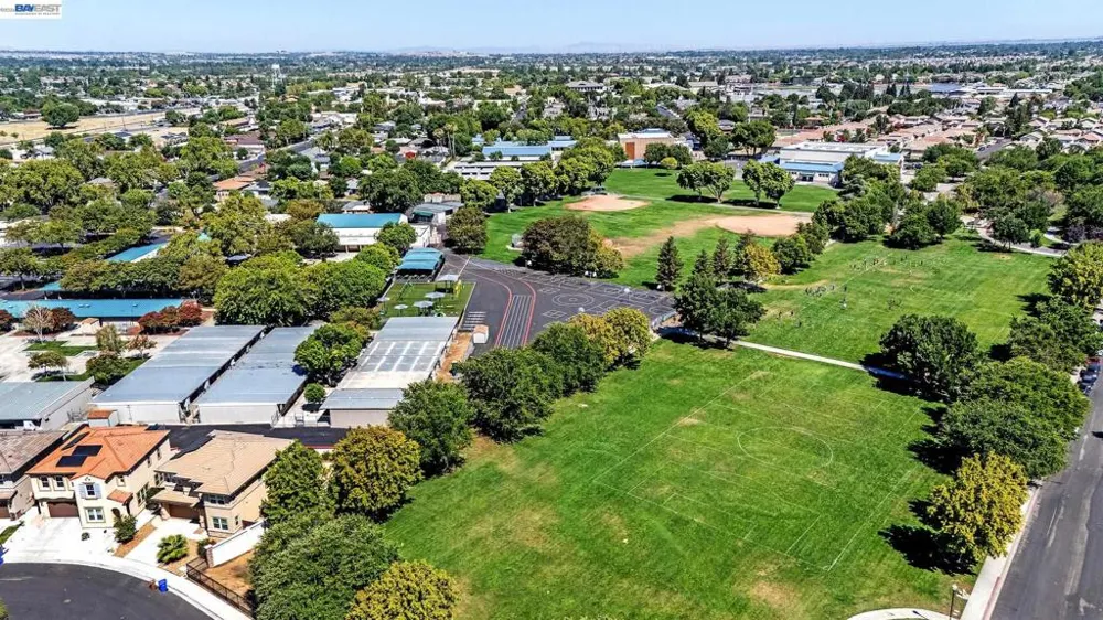 52 Redberry Loop Brentwood, CA 94513