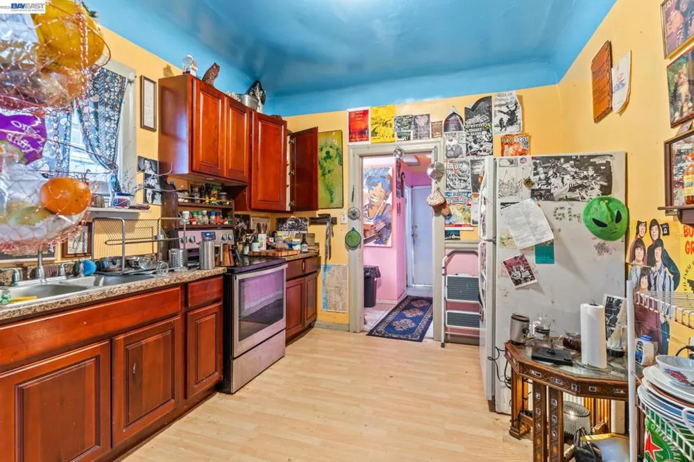 3856 West St Oakland, CA 94608
