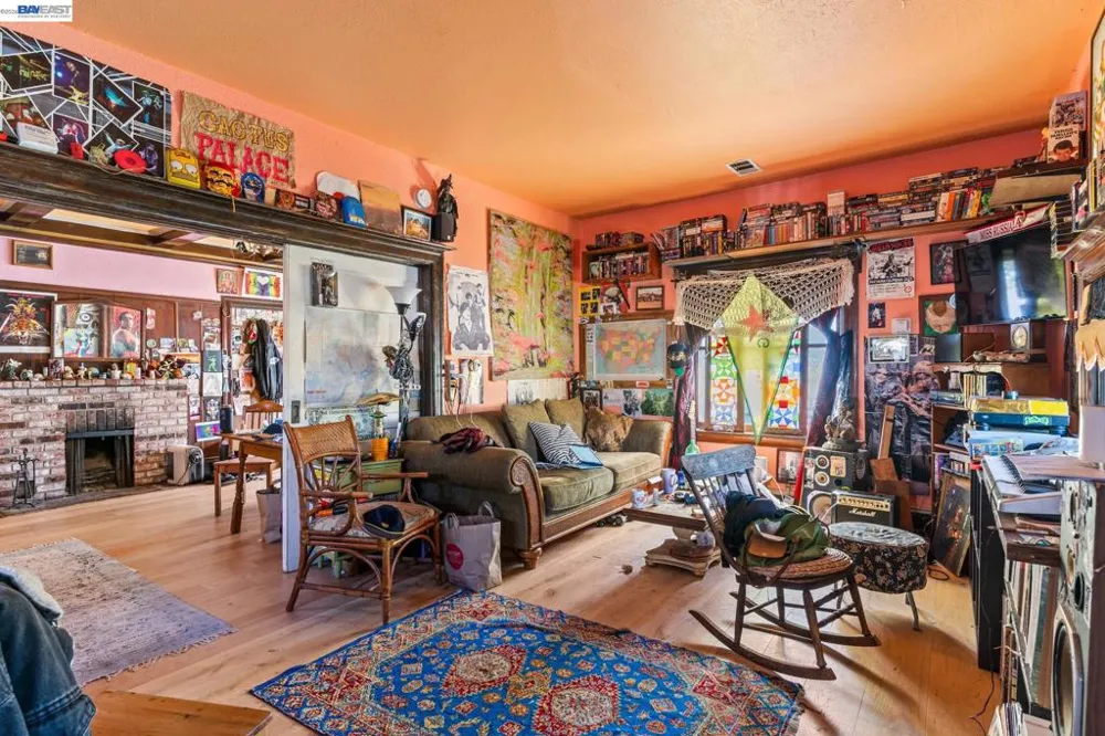 3856 West St Oakland, CA 94608