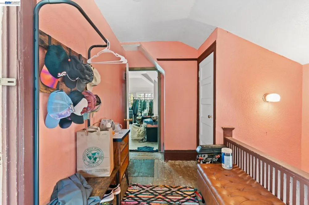 3856 West St Oakland, CA 94608