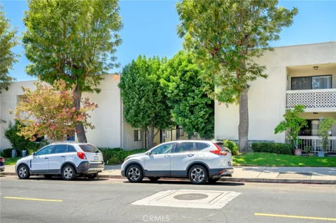 10149 Commerce Avenue #25