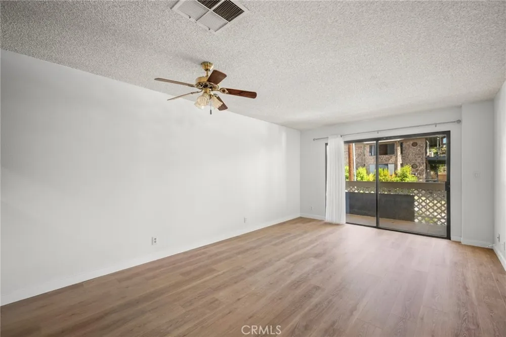 10149 Commerce Avenue #25 Tujunga, CA 91042