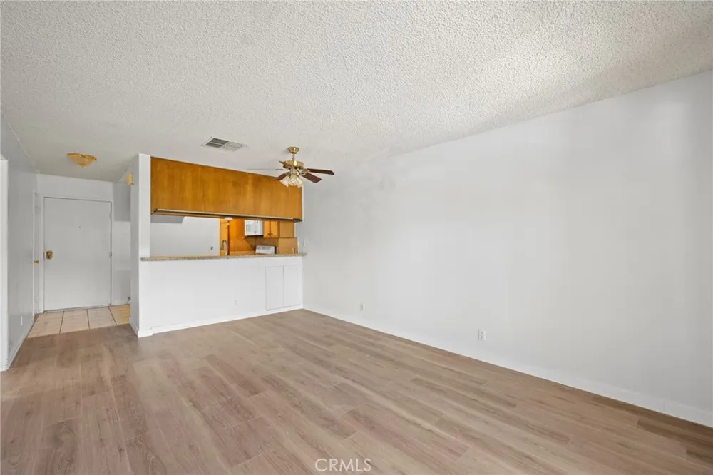 10149 Commerce Avenue #25 Tujunga, CA 91042