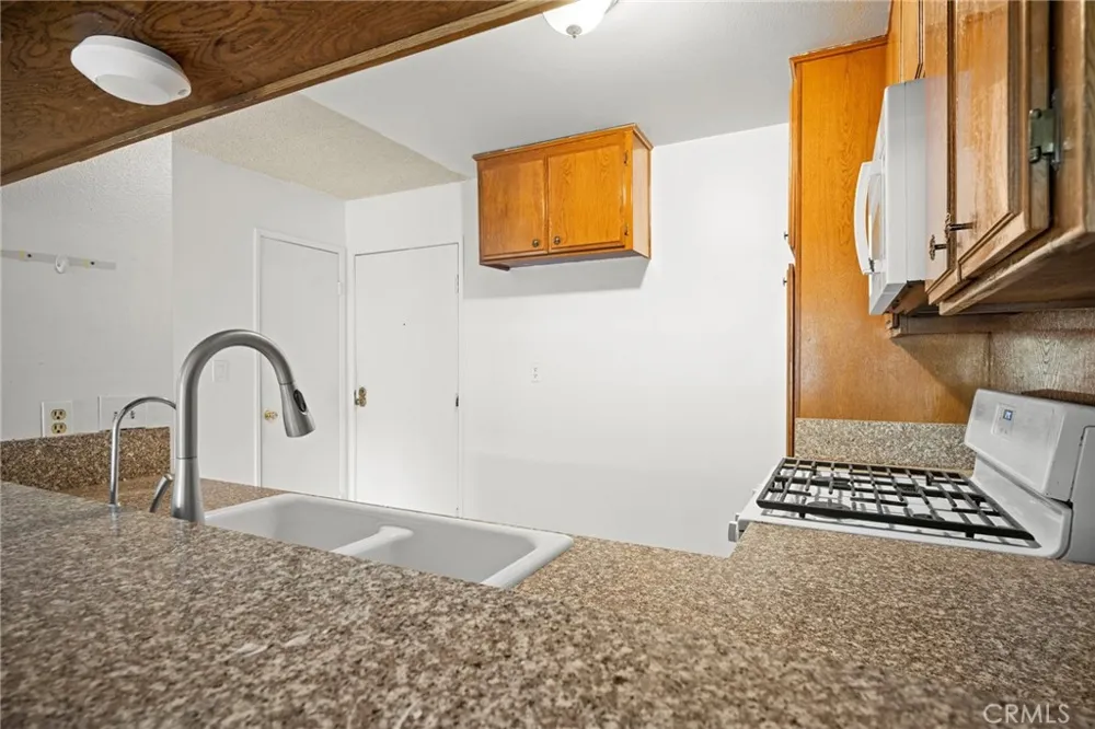 10149 Commerce Avenue #25 Tujunga, CA 91042