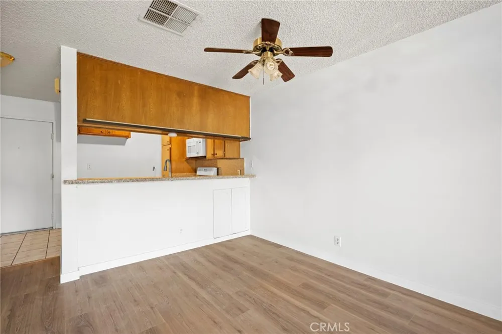 10149 Commerce Avenue #25 Tujunga, CA 91042