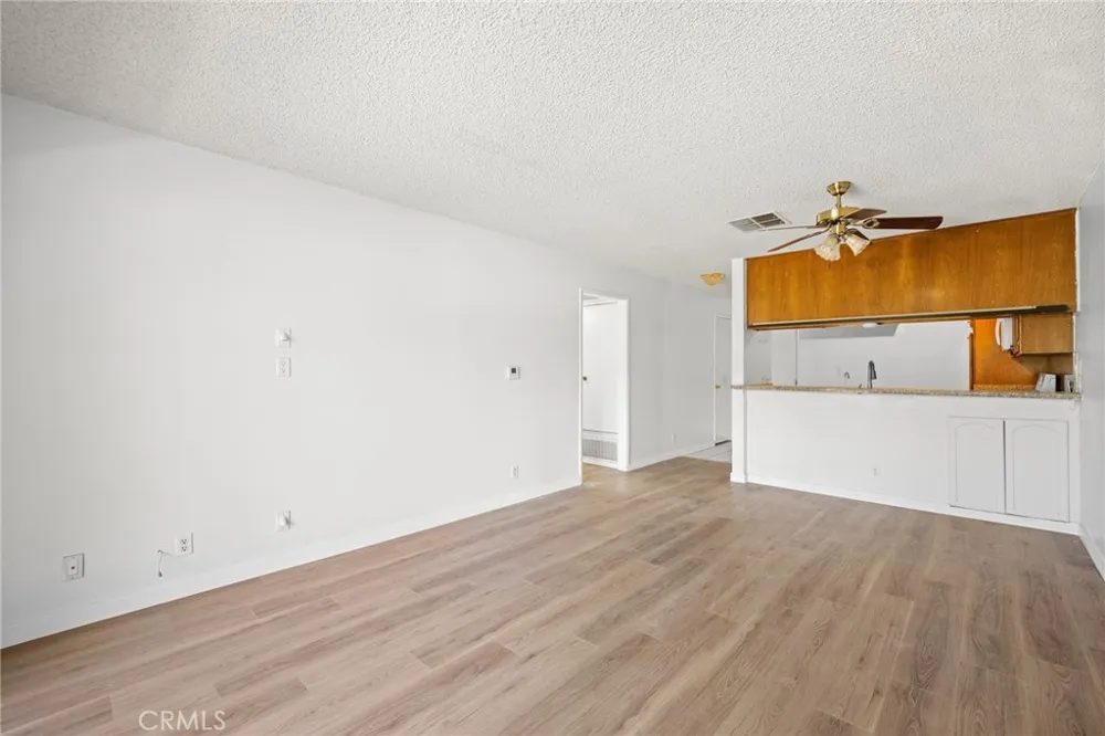 10149 Commerce Avenue #25 Tujunga, CA 91042