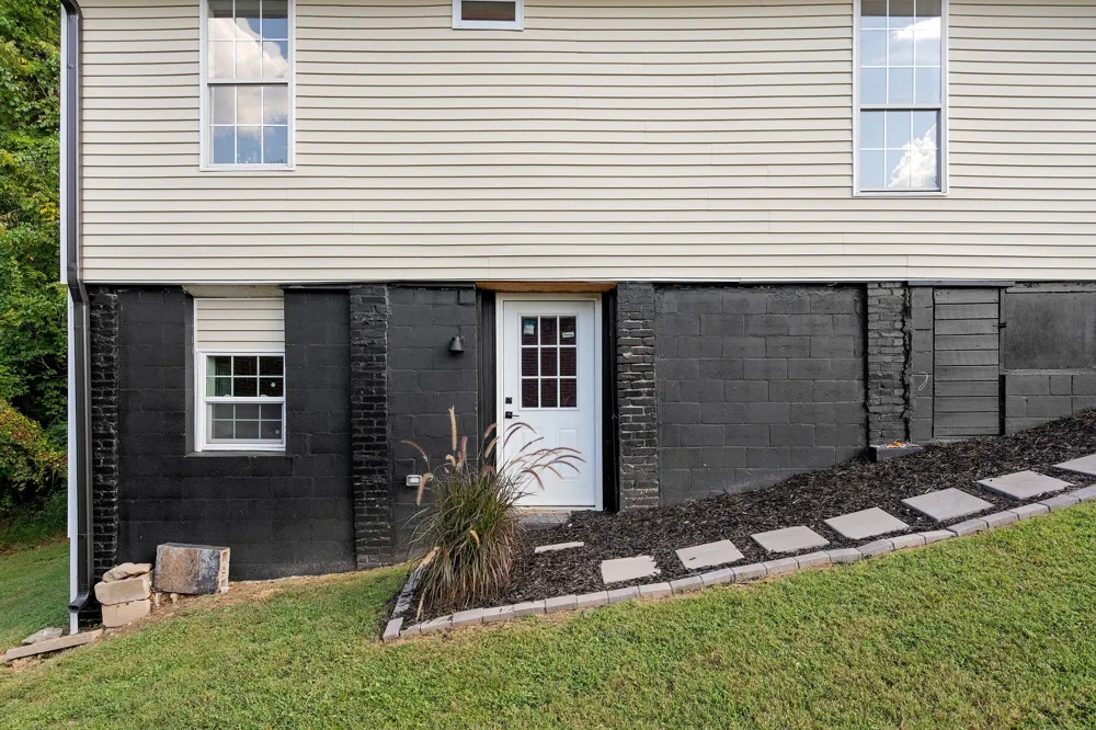 45 Lawn St Clarksville, TN 37040