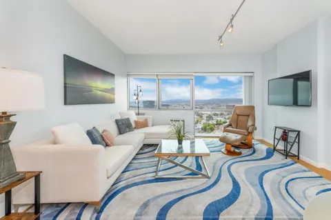 1 Mandalay Place #805