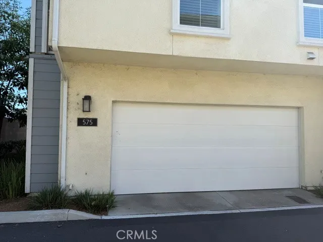 575 S Mosaic Anaheim, CA 92805