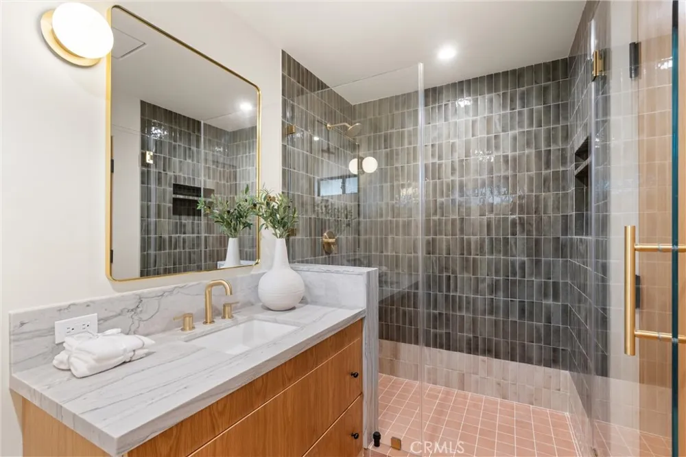3080 Country Club Drive Costa Mesa, CA 92626