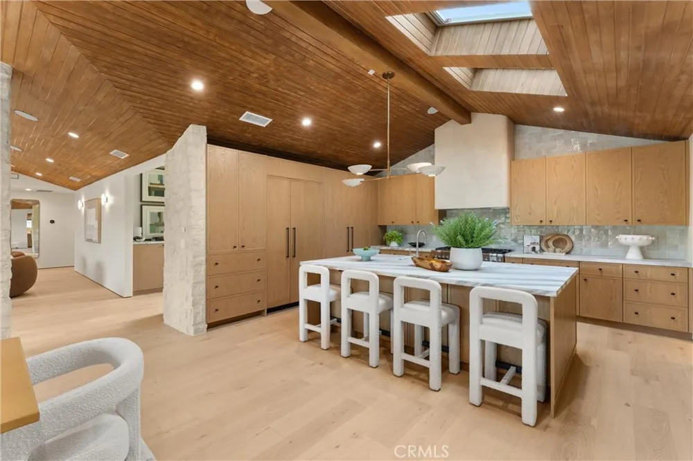 3080 Country Club Drive Costa Mesa, CA 92626