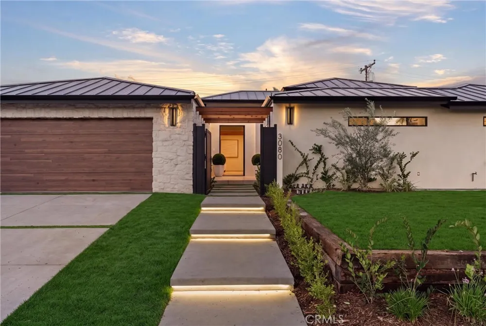 3080 Country Club Drive Costa Mesa, CA 92626