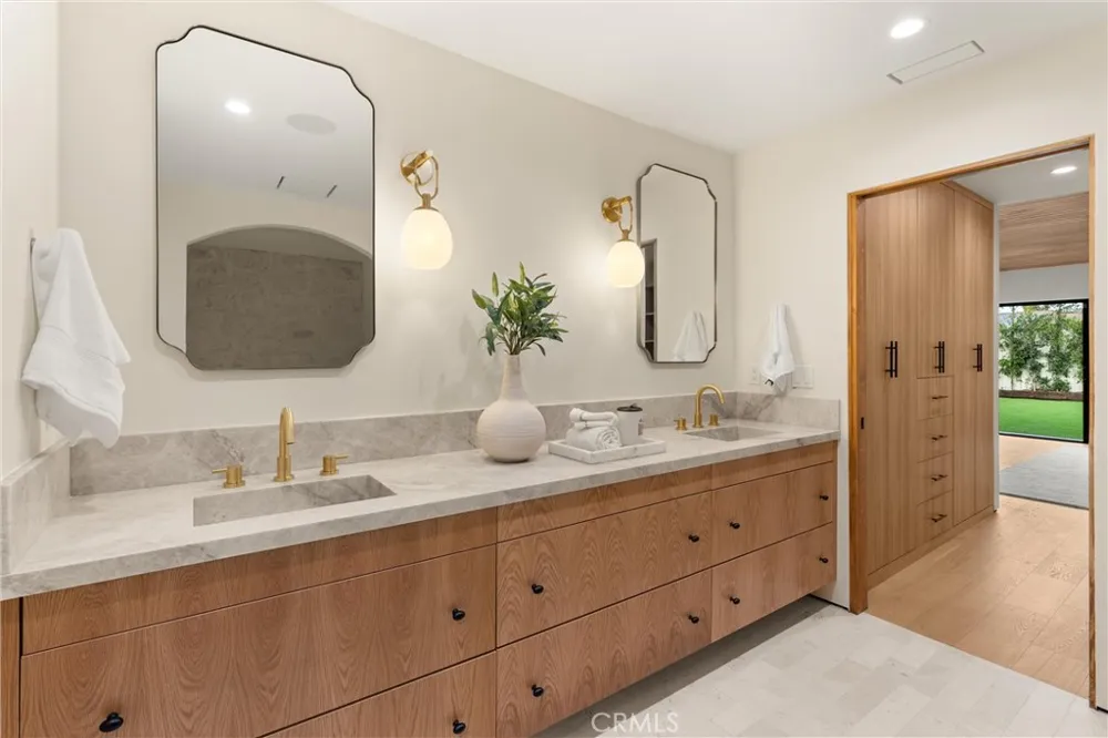 3080 Country Club Drive Costa Mesa, CA 92626