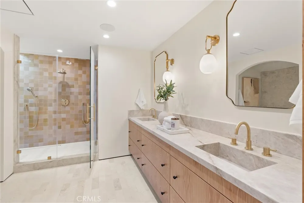 3080 Country Club Drive Costa Mesa, CA 92626