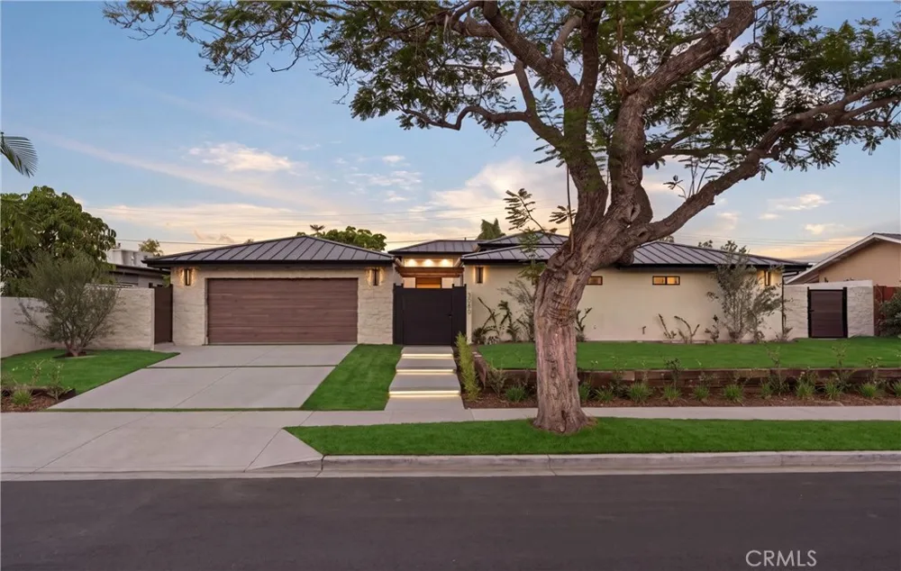 3080 Country Club Drive Costa Mesa, CA 92626