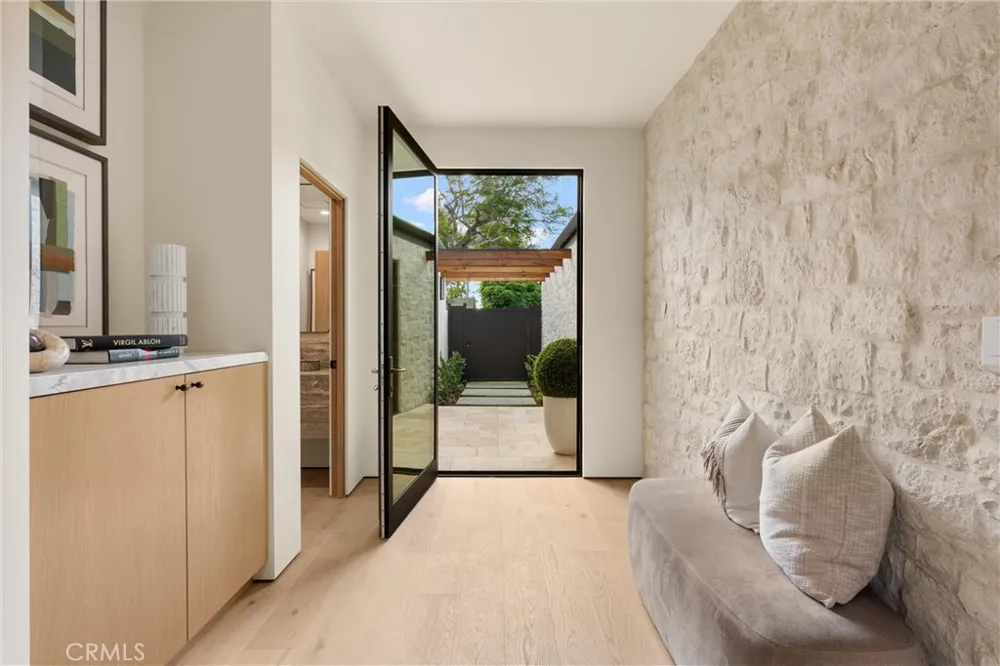 3080 Country Club Drive Costa Mesa, CA 92626