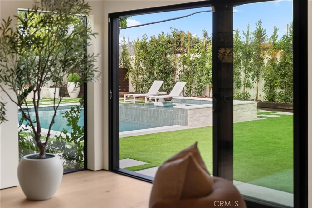 3080 Country Club Drive Costa Mesa, CA 92626