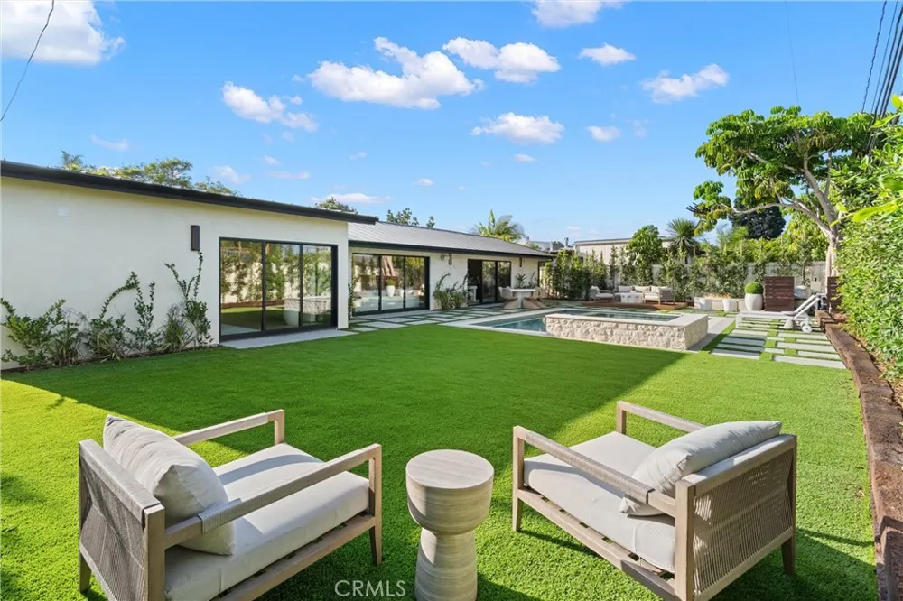3080 Country Club Drive Costa Mesa, CA 92626
