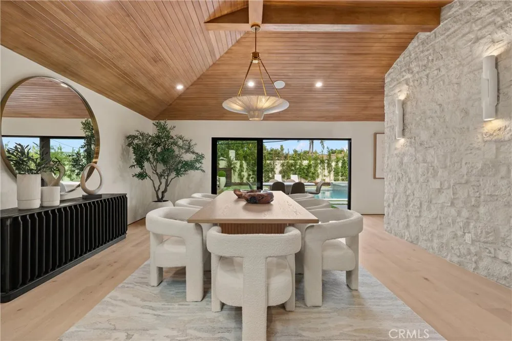 3080 Country Club Drive Costa Mesa, CA 92626