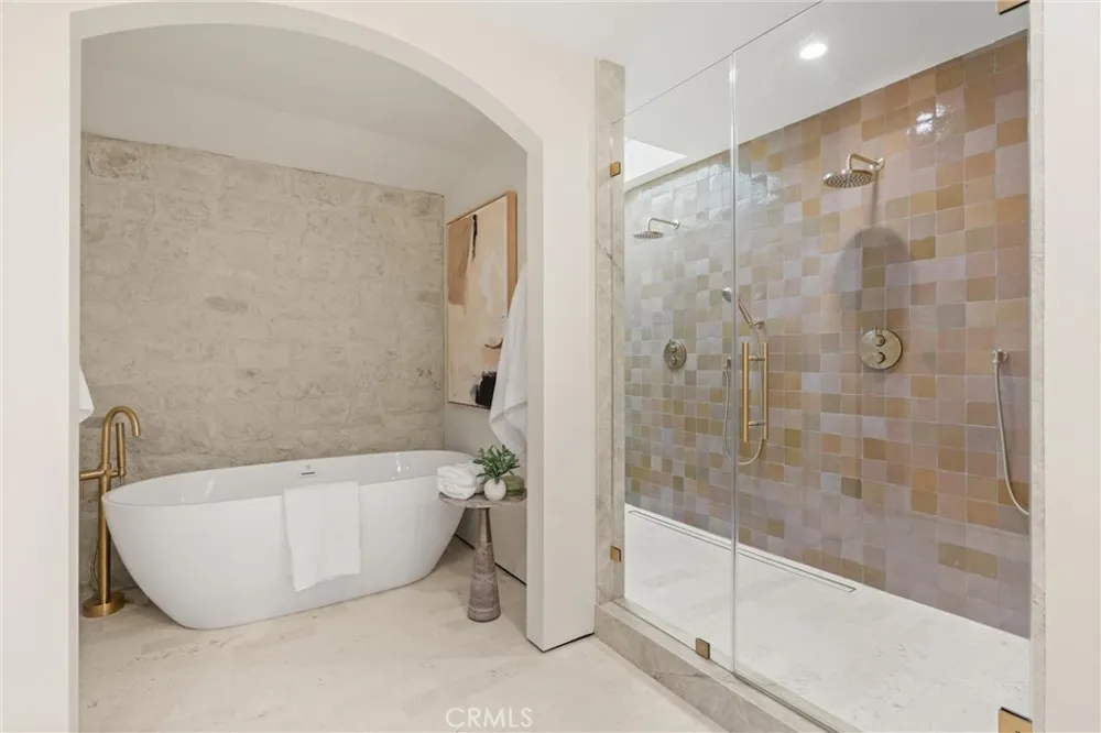 3080 Country Club Drive Costa Mesa, CA 92626