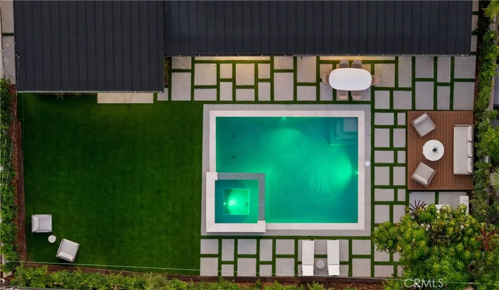3080 Country Club Drive Costa Mesa, CA 92626