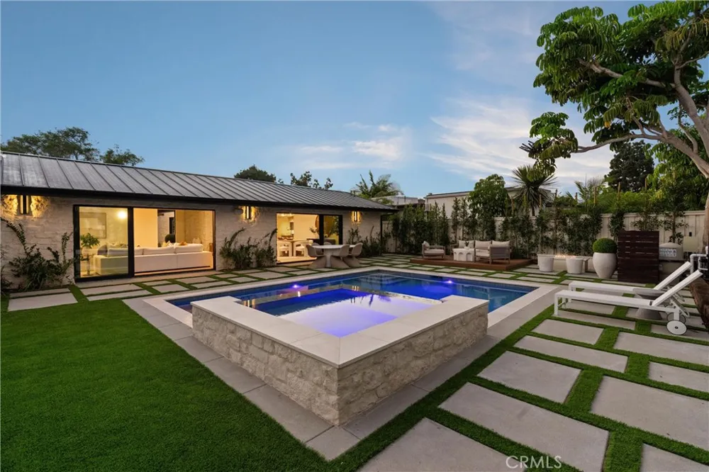 3080 Country Club Drive Costa Mesa, CA 92626