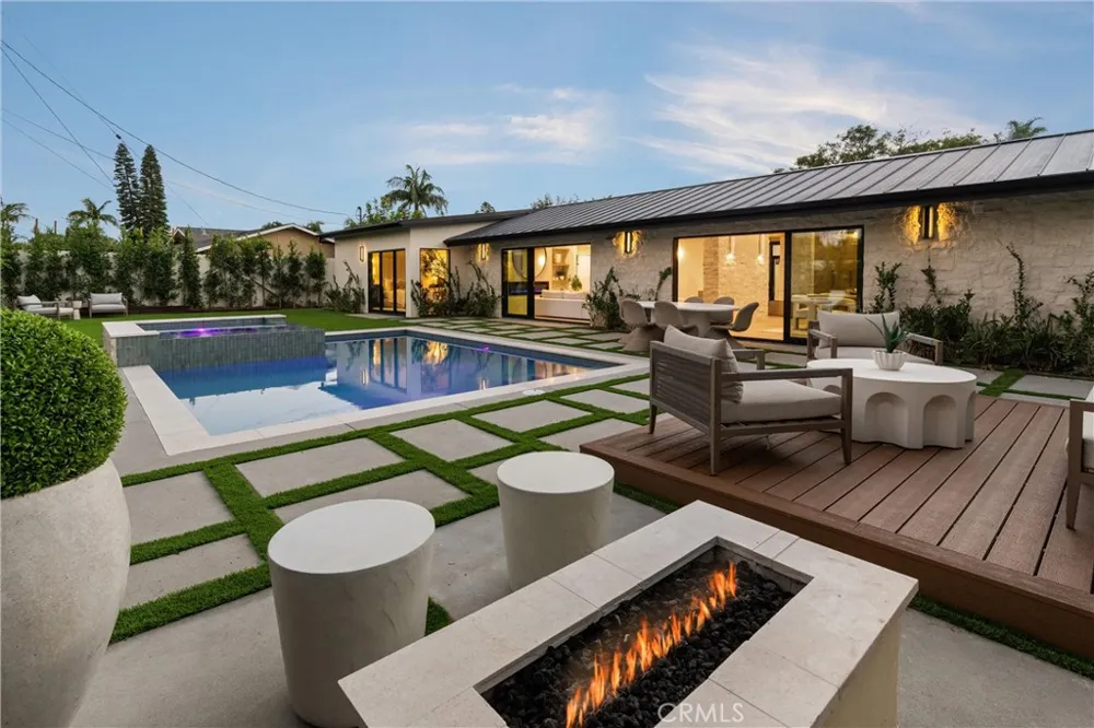 3080 Country Club Drive Costa Mesa, CA 92626