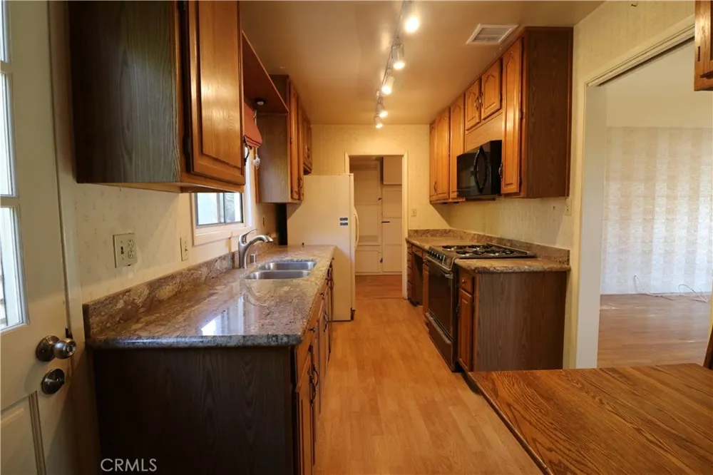 12942 Yorba Santa Ana, CA 92705