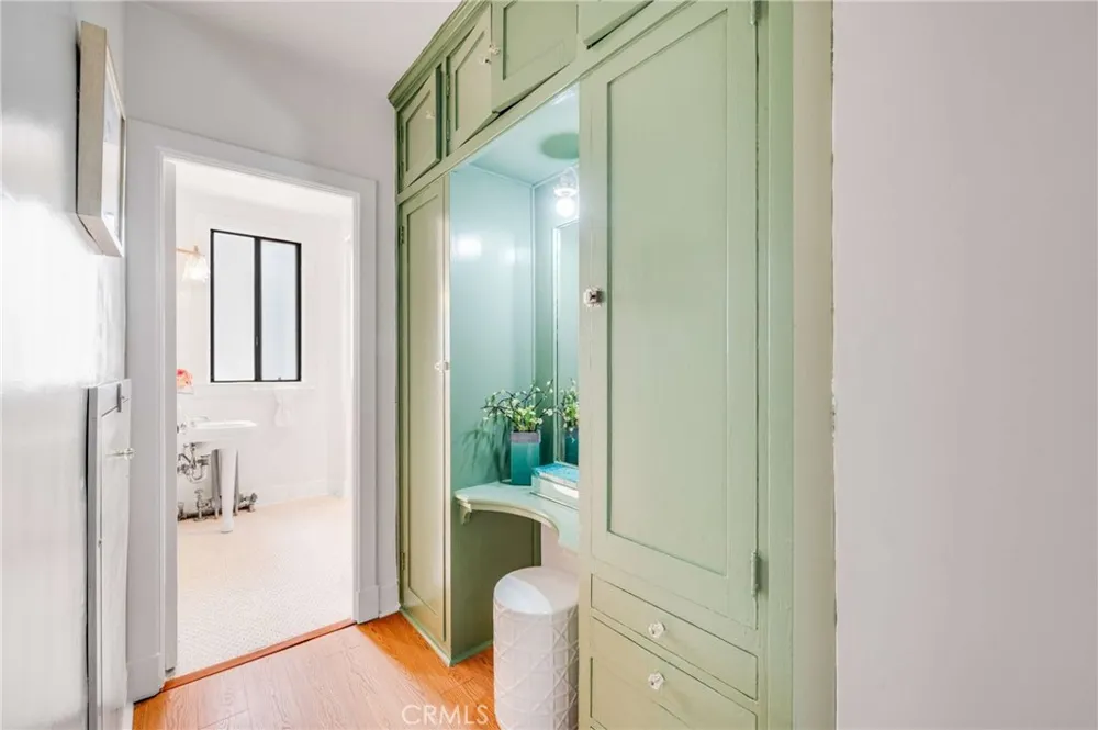 315 W 3rd #1011 Long Beach, CA 90802