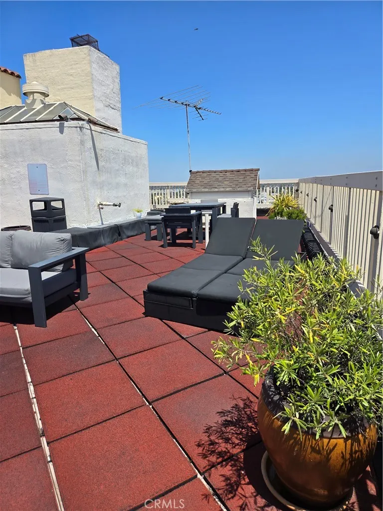315 W 3rd #1011 Long Beach, CA 90802