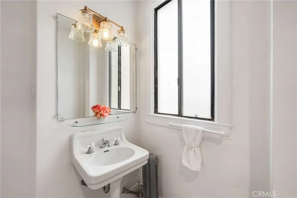 315 W 3rd #1011 Long Beach, CA 90802