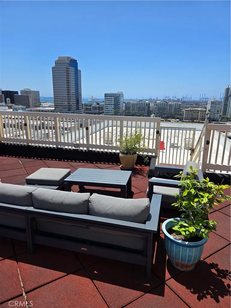 315 W 3rd #1011 Long Beach, CA 90802