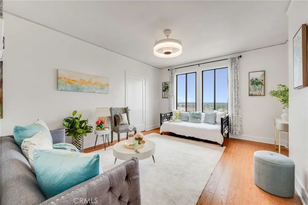 315 W 3rd #1011 Long Beach, CA 90802