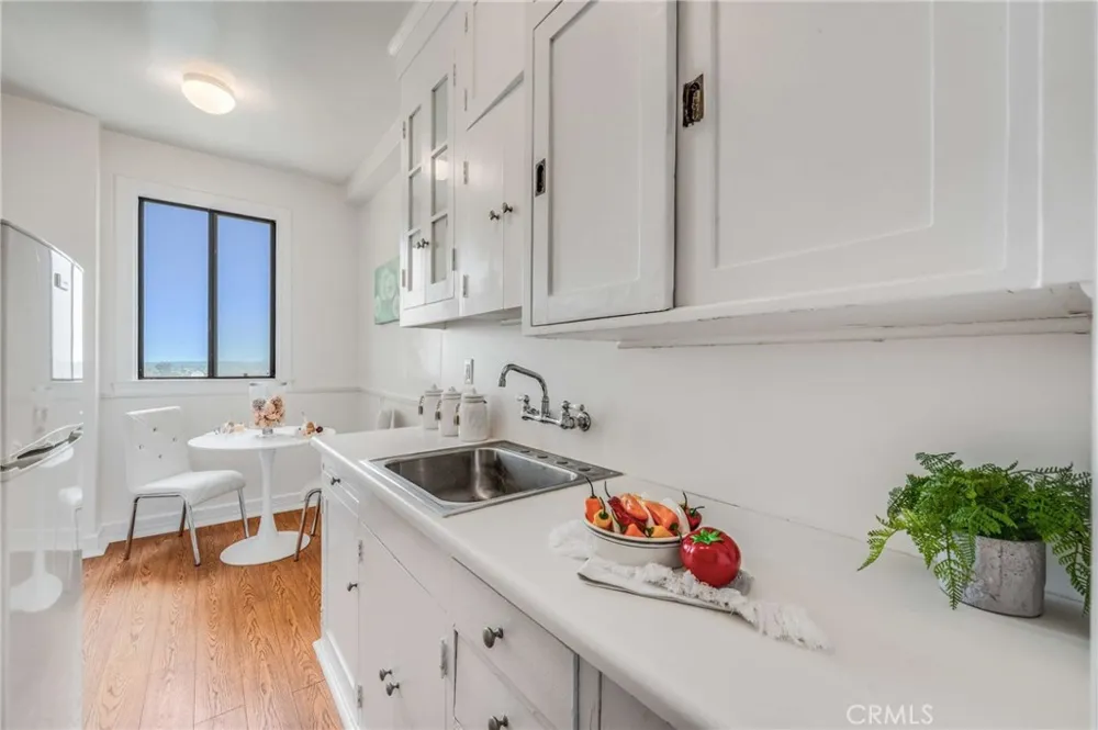 315 W 3rd #1011 Long Beach, CA 90802