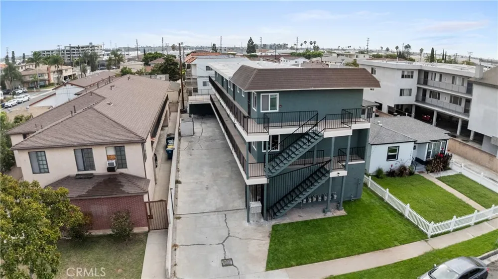 12612 Kornblum Avenue #1 Hawthorne, CA 90250