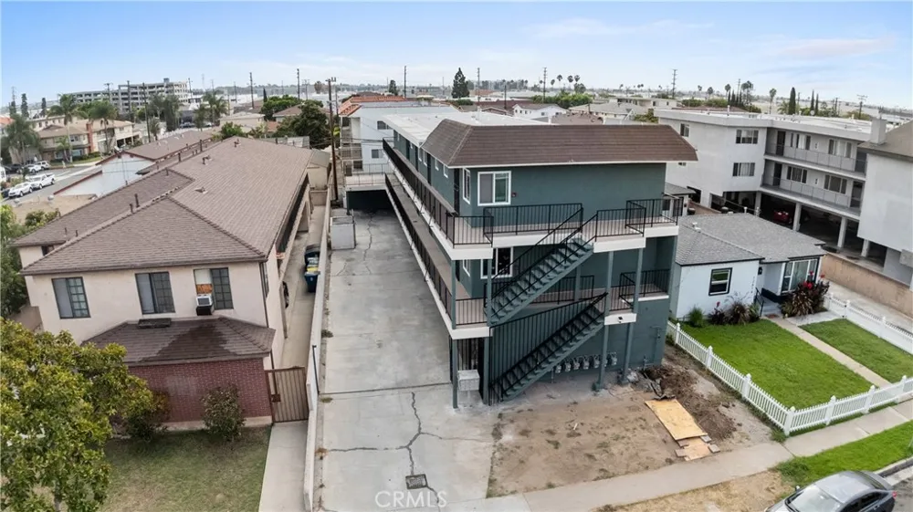 12612 Kornblum Avenue #1 Hawthorne, CA 90250