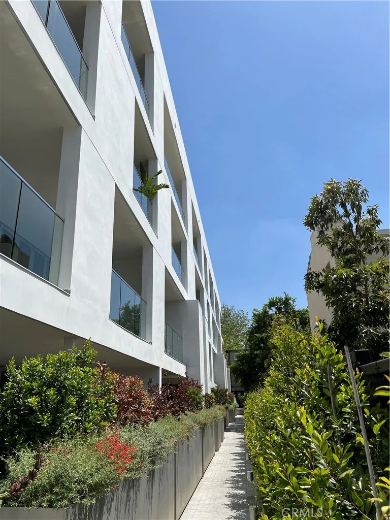 838 Kings Road #106 West Hollywood, CA 90069