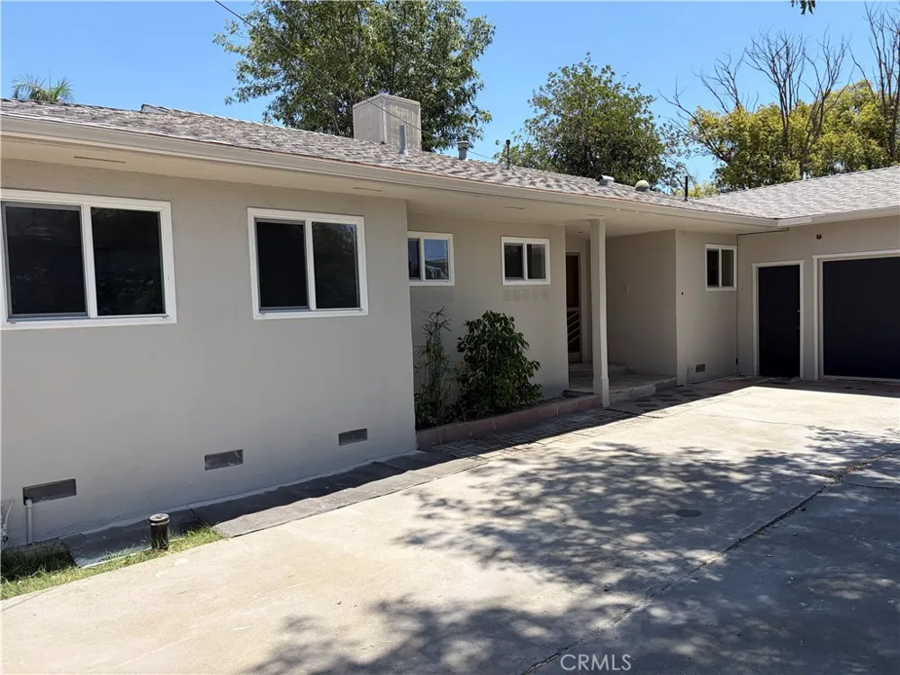 149 W Grove Rialto, CA 92376