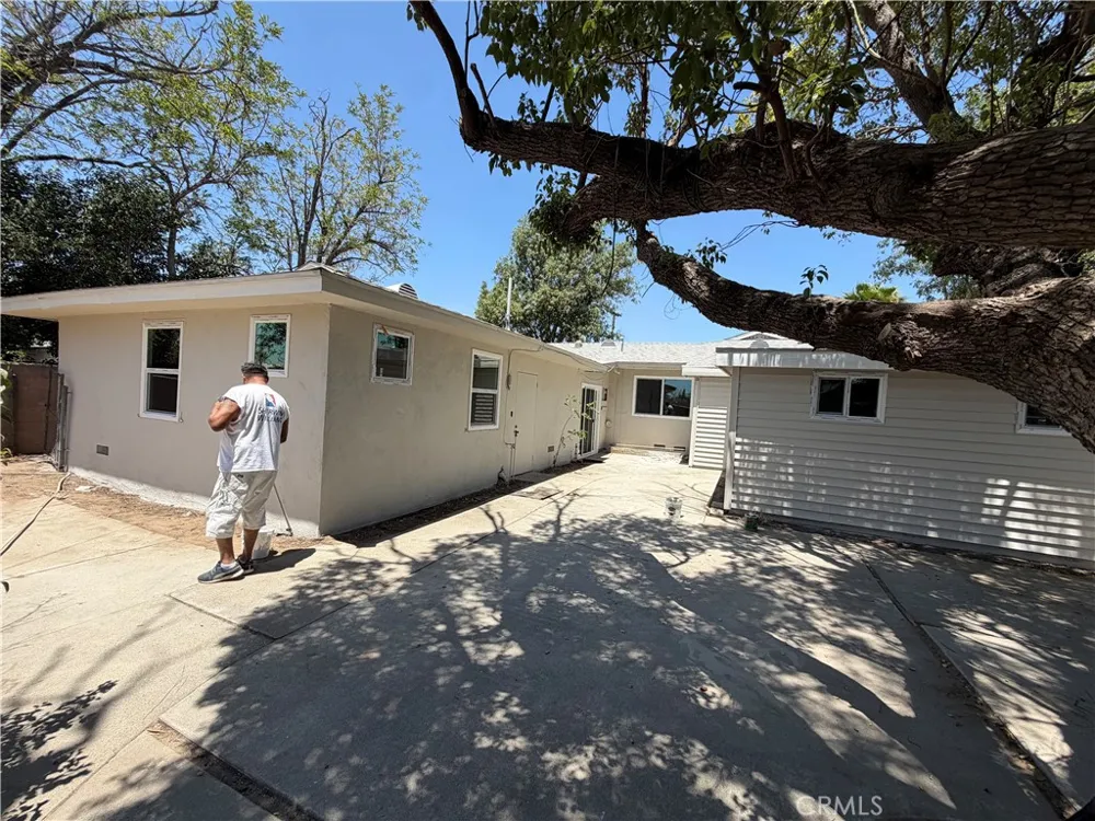 149 W Grove Rialto, CA 92376