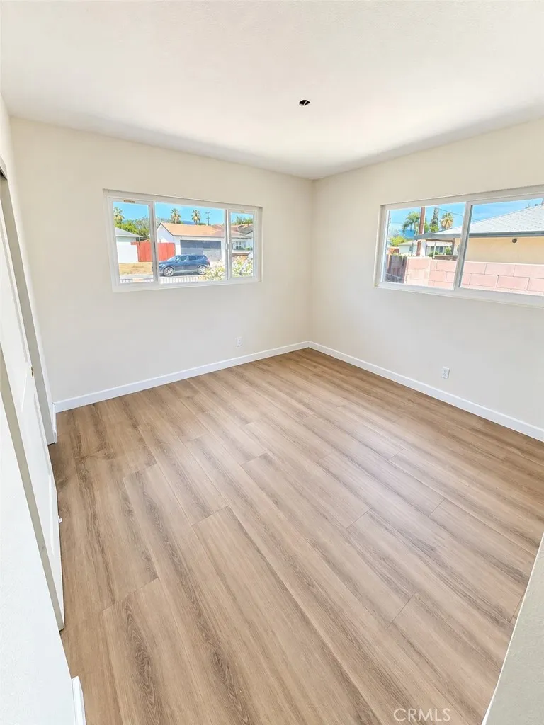149 W Grove Rialto, CA 92376