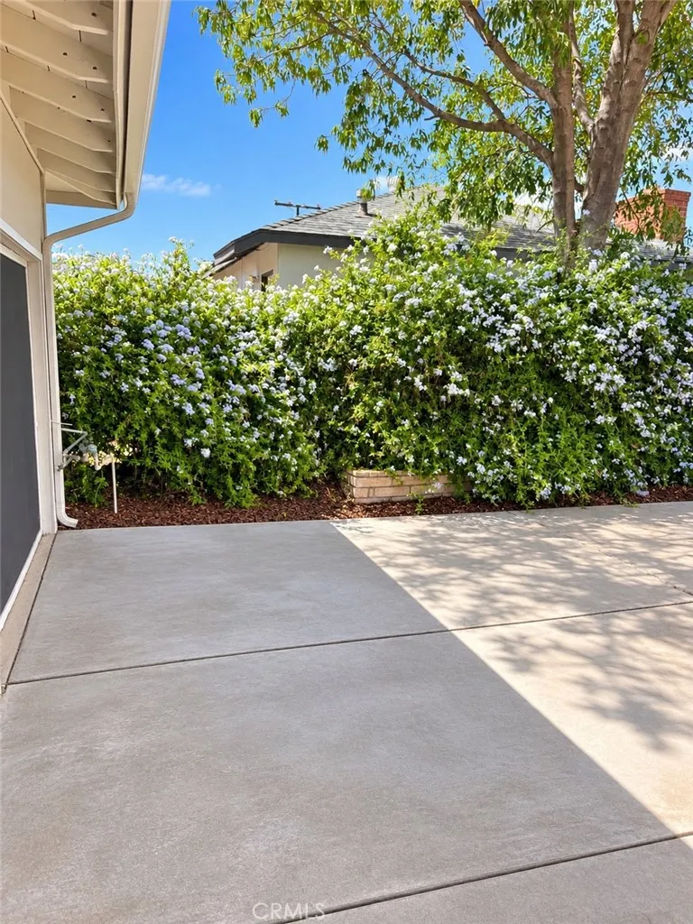 149 W Grove Rialto, CA 92376