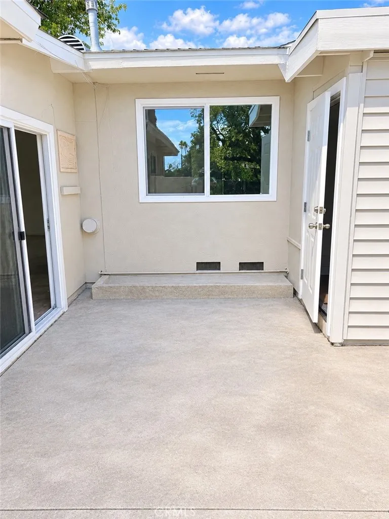149 W Grove Rialto, CA 92376