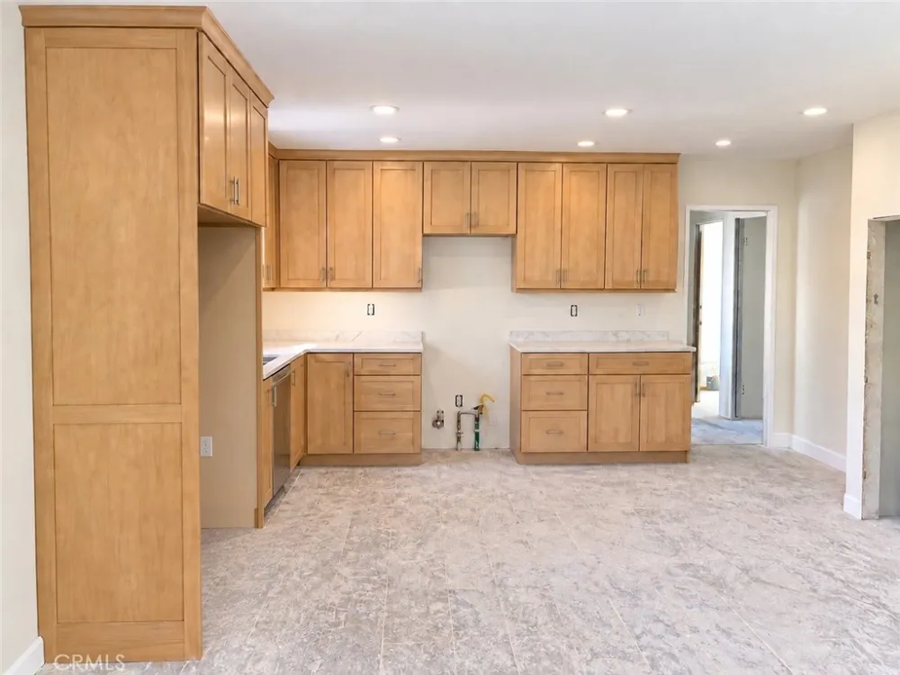 149 W Grove Rialto, CA 92376