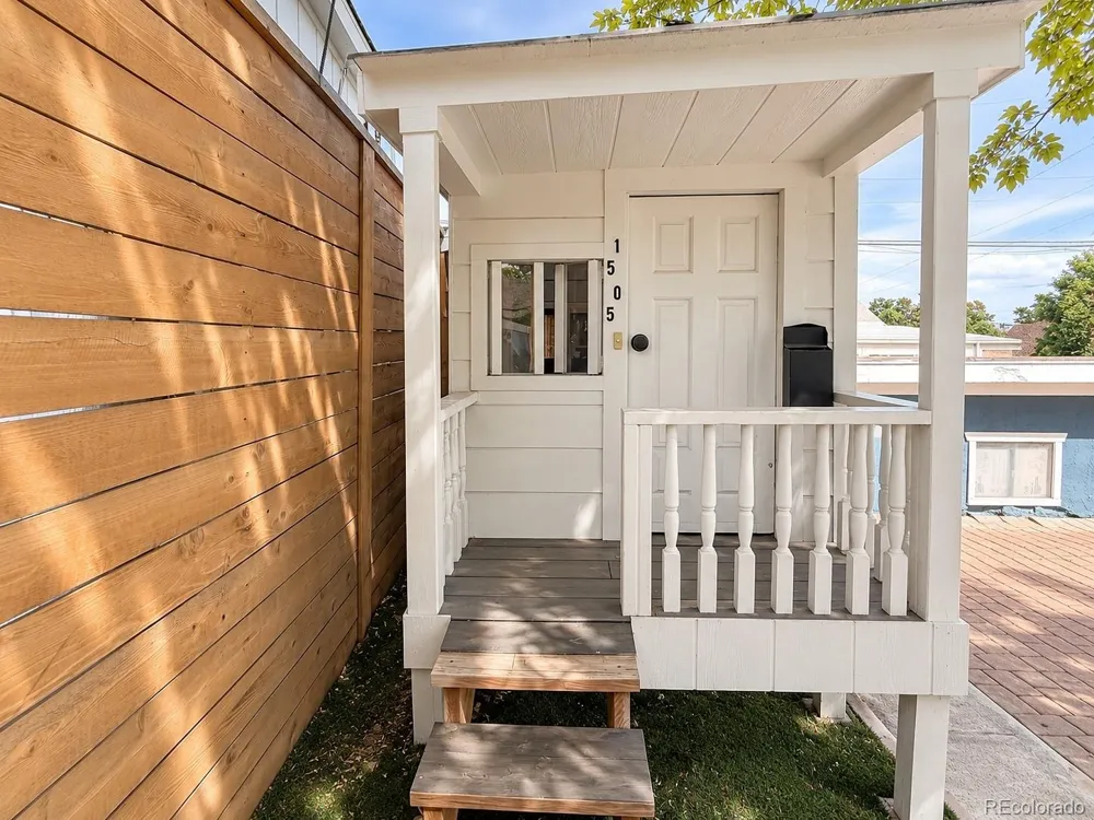 1505 W Alaska Place Denver, CO 80223