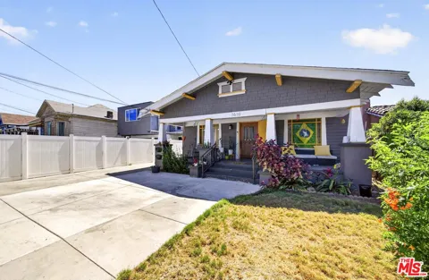 1610 W 36th Place