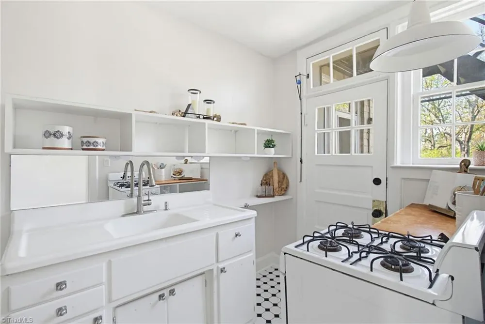 1013 Elm Street #A6 Greensboro, NC 27401