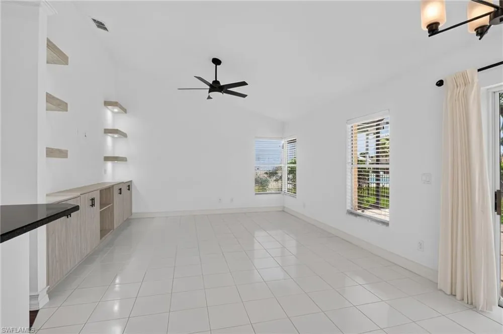 2126 E Crown PT Naples, FL 34112