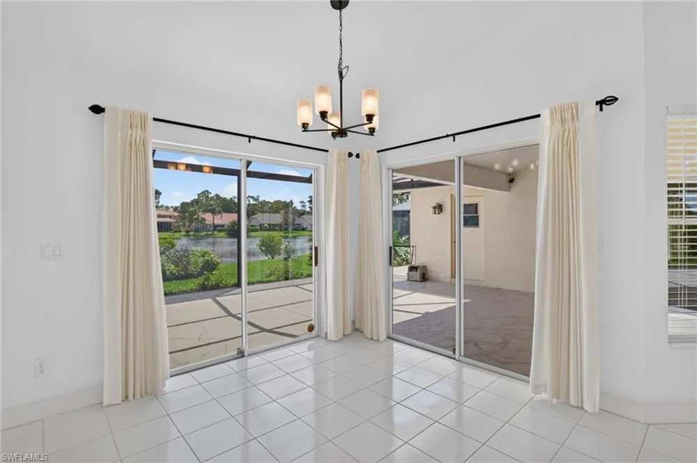 2126 E Crown PT Naples, FL 34112